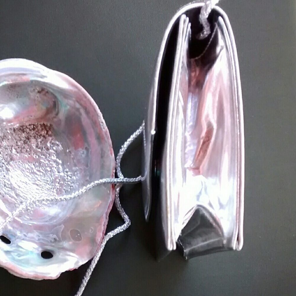 Private Collection Silver Bag - Picture 2 of 5